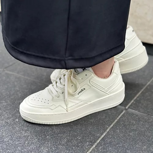 MoEaCorn Skin スニーカー￥29,700