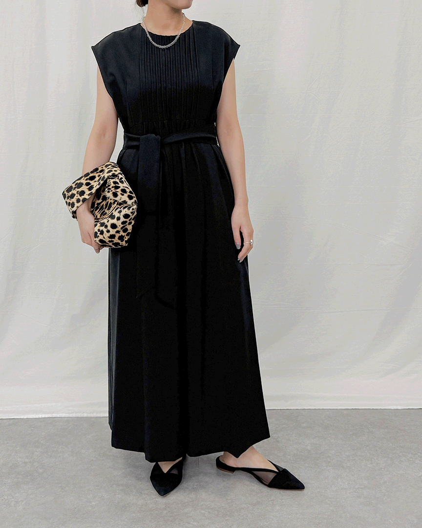 晩夏のマンネリを打破！M7days×tomomiyuさんコラボの主役級ワンピ＆トップス【M7days・40代ファッション】