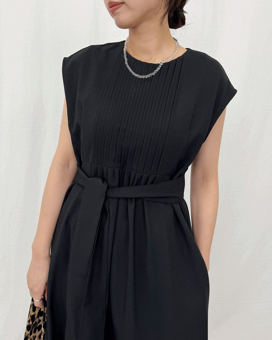 晩夏のマンネリを打破！M7days×tomomiyuさんコラボの主役級ワンピ＆トップス【M7days・40代ファッション】