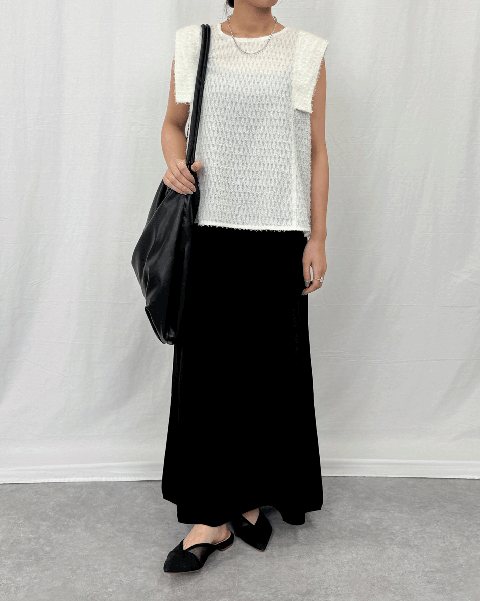 晩夏のマンネリを打破！M7days×tomomiyuさんコラボの主役級ワンピ＆トップス【M7days・40代ファッション】