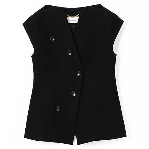 大容量なのにコーデに効く旬BAG