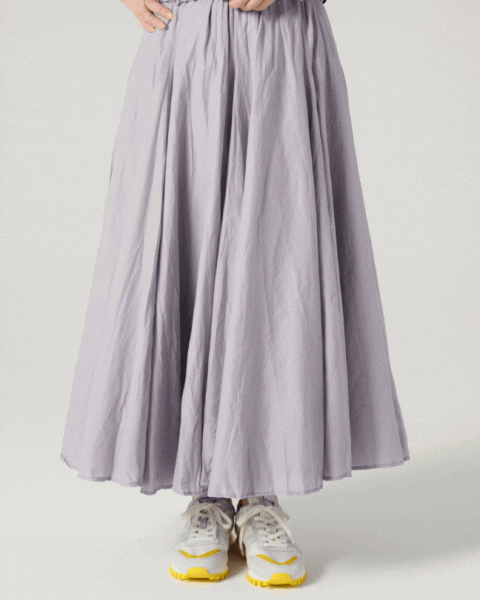 【50代スニーカー】なぜ人気？大人の服好きが選ぶ〈ノヴェスタ〉全モデル解説＆コーデ術