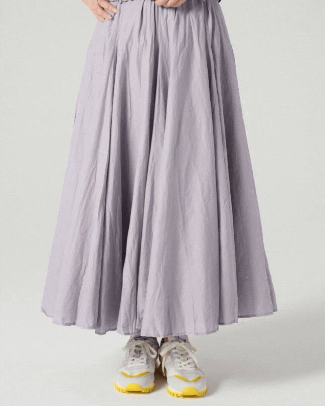 【50代スニーカー】なぜ人気？大人の服好きが選ぶ〈ノヴェスタ〉全モデル解説＆コーデ術