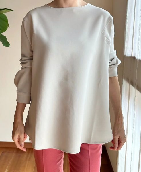 【エクラ 華組　岡部みわこさん】COGTHEBIGSMOKE×eclat 、エクラ別注：オート色の万能ストレッチブラウス