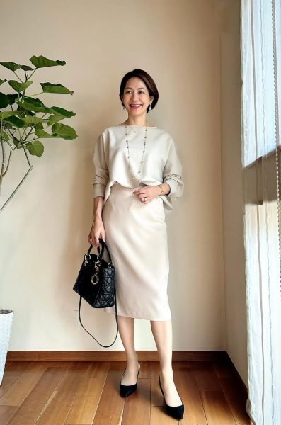 【エクラ 華組　岡部みわこさん】COGTHEBIGSMOKE×eclat 、エクラ別注：オート色の万能ストレッチブラウス