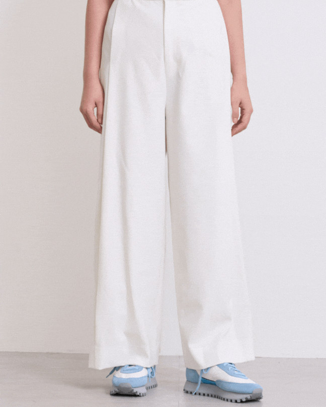 【50代スニーカー】なぜ人気？大人の服好きが選ぶ〈ノヴェスタ〉全モデル解説＆コーデ術