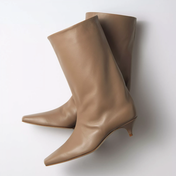 50代の秋冬スタイルに効く！旬ブーツ図鑑 éclat2025年11月号特集