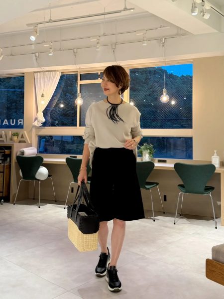 【エクラ 華組　岡部みわこさん】COGTHEBIGSMOKE×eclat 、エクラ別注：オート色の万能ストレッチブラウス