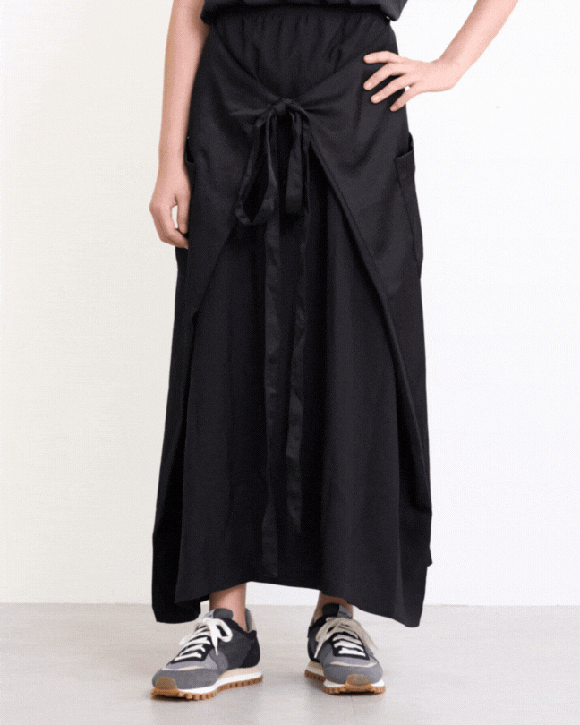 【50代スニーカー】なぜ人気？大人の服好きが選ぶ〈ノヴェスタ〉全モデル解説＆コーデ術