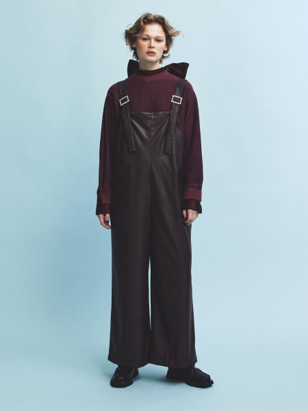 MUVEIL

フェイクレザーサロペットパンツ

￥50,600