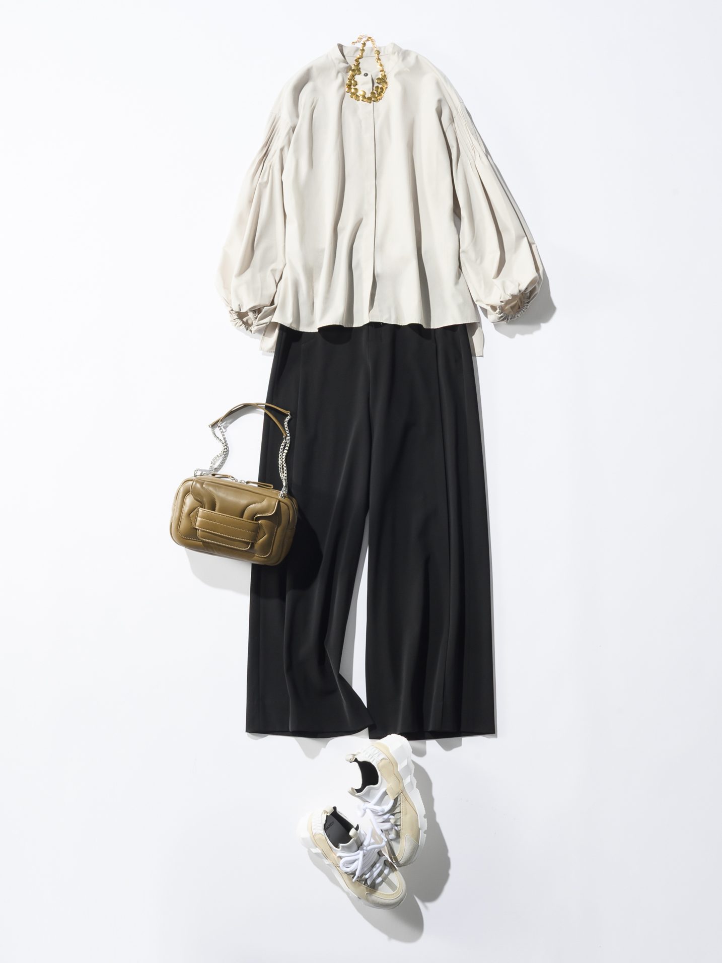 【50代パンツ】買えるのはエクラプレミアムだけ！究極のきれいめパンツでつくる品格コーデ10選