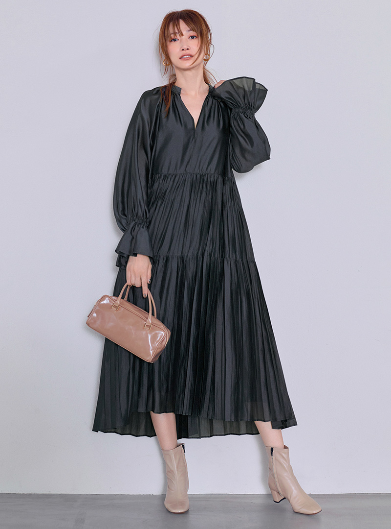 まず買うべきはワンピース、スポーティアイテム、軽アウター！