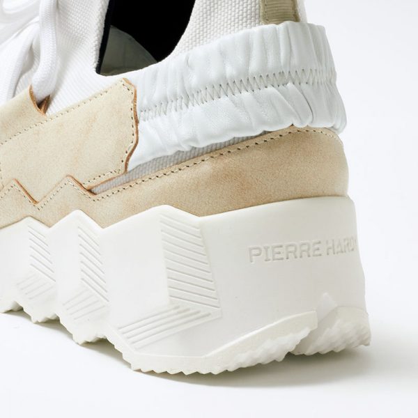 【HERNO,MARNI他】50代が選ぶ、今買うべきブランドの新名品リスト éclat2025年11月号特集