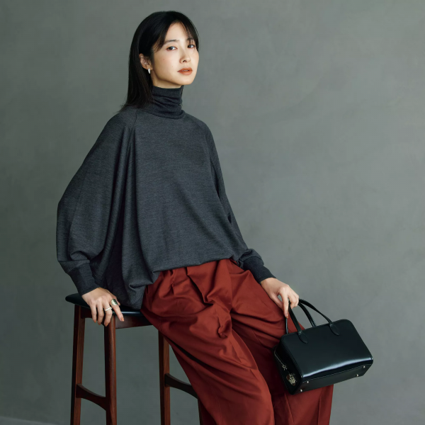 COGTHEBIGSMOKE×eclat
ソフトタッチタートルネック
￥33,000