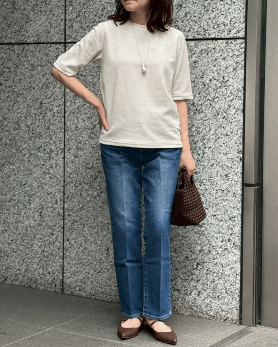 【50代の秋コーデ】1着で上品見え！この秋マストバイな「ベロアトップス」コーデ術