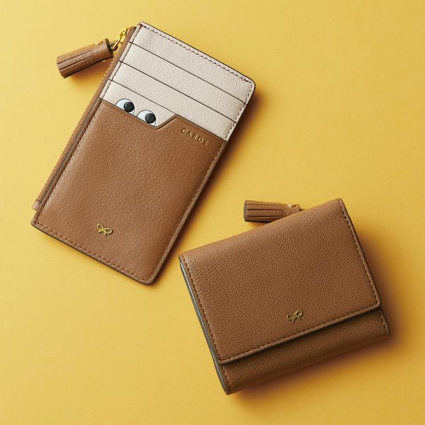 「ANYA HINDMARCH」の 小型パースが機能的で可愛い！