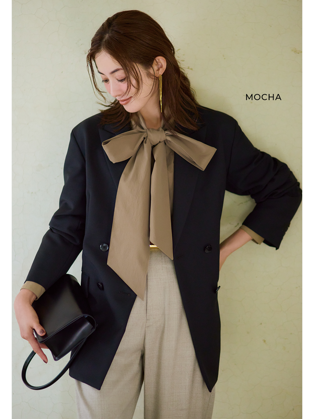 エムセブンデイズのボウタイブラウスコーデ2