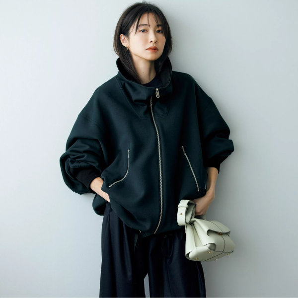 KATHARINE HAMNETT×eclat
ハイネックZIPジャケット
￥59,400