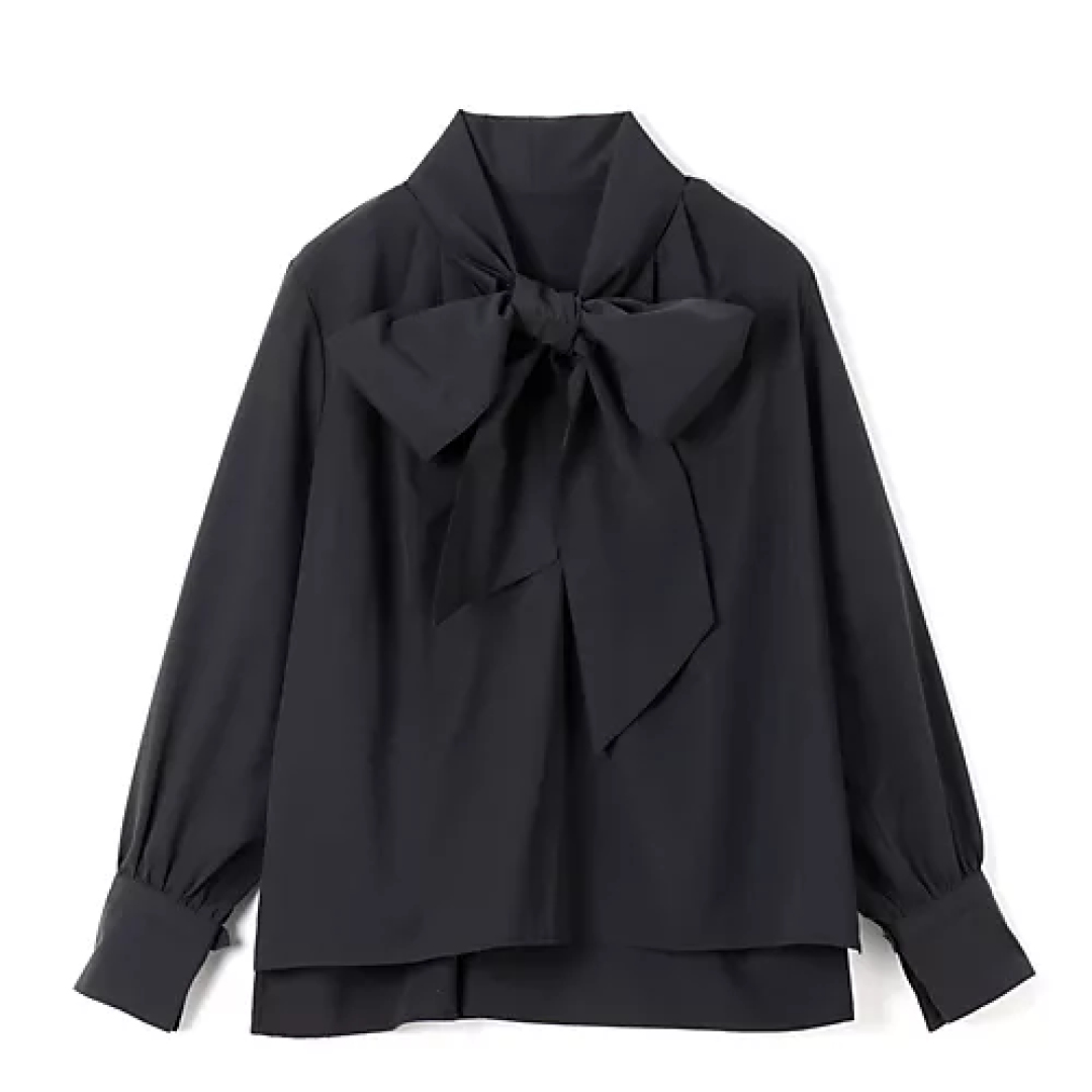 エムセブンデイズのボウタイブラウス