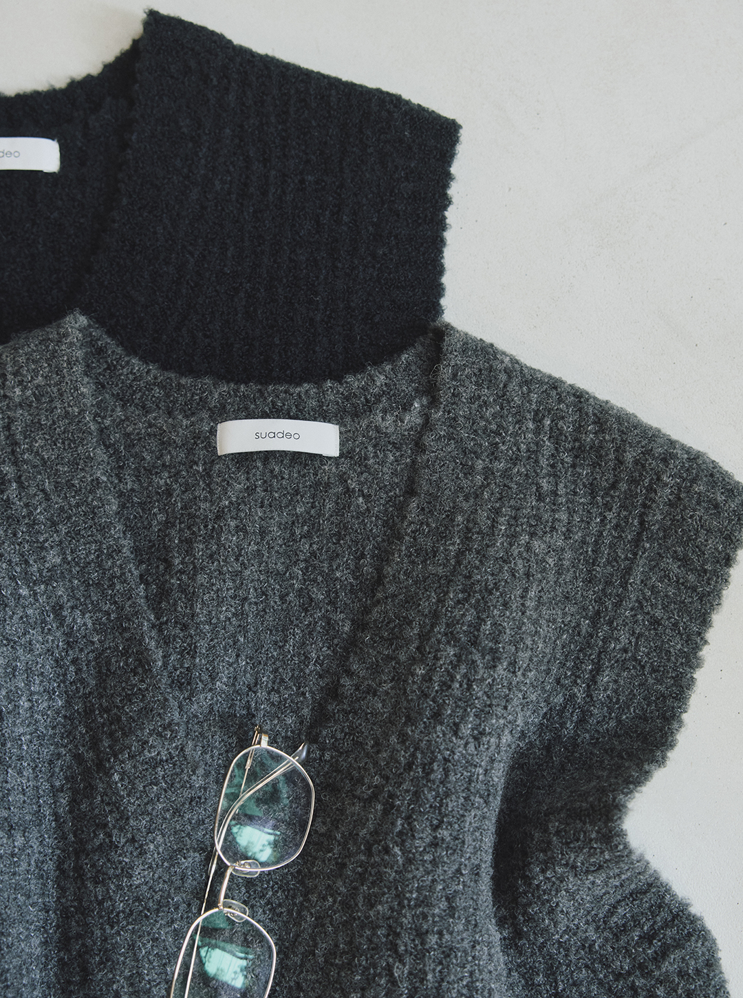 【suadeo】秋支度、ブークレーニットベストでマンネリ打破！ | GOOD THINGS Vol.80