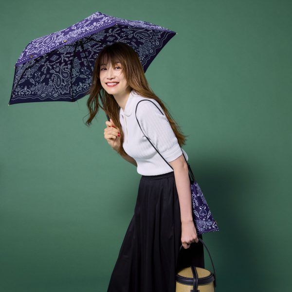 大人世代は傘にもこだわりたい！「マニプリ」の晴雨兼用 軽量折り畳み傘【40代ファッション】