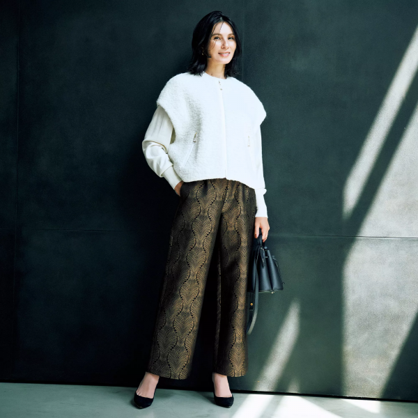 【50代ファッション】柄を味方に！徳原文子さんが提案する50代の華やぎコーデ éclat2025年11月号特集