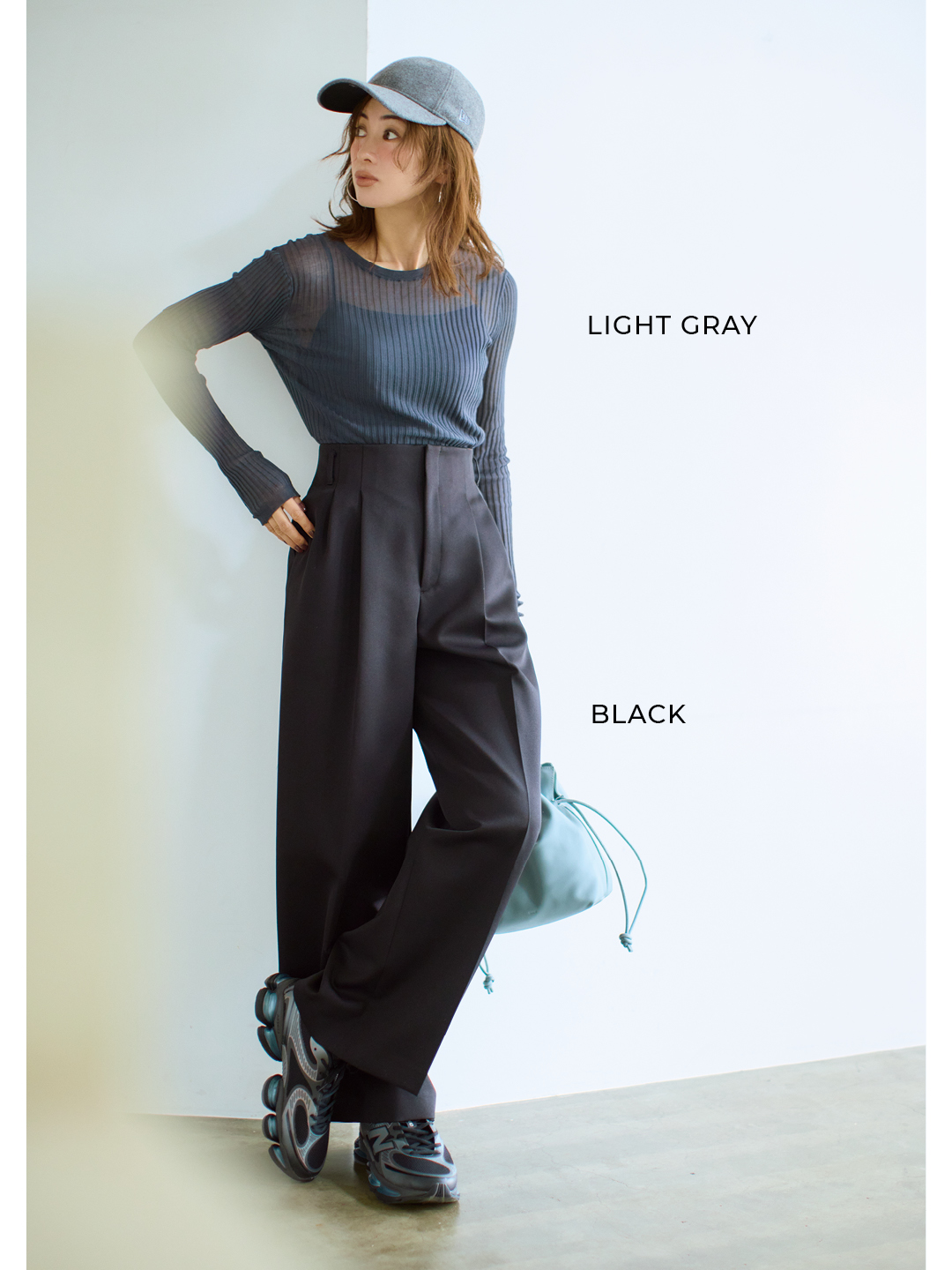 エムセブンデイズの【東原妙子さんコラボ】クルーネックシアーリブニットとハイウエストパンツコーデ