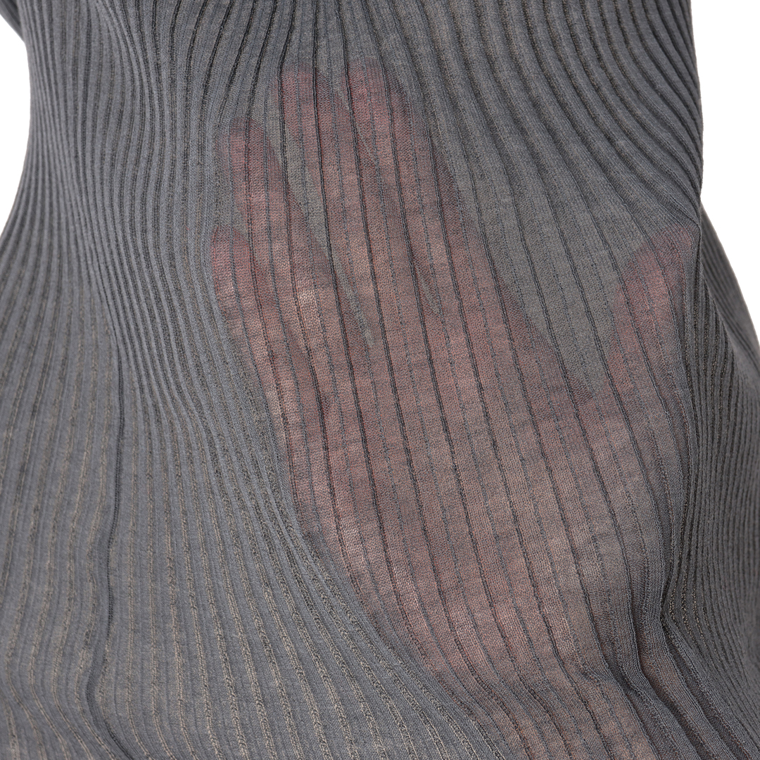 エムセブンデイズの【東原妙子さんコラボ】クルーネックシアーリブニット Close up!