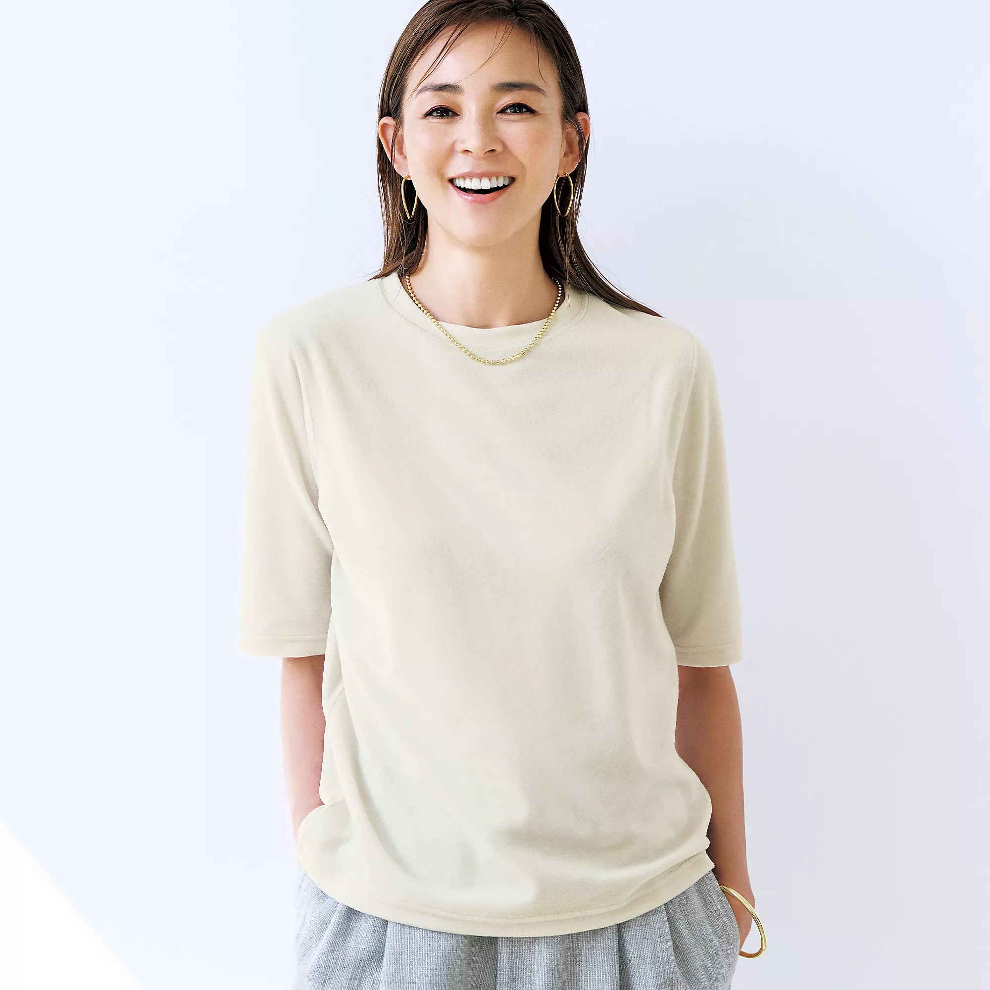 PROTAGONISTA×eclat
【別注】ベロアTシャツ
ホワイト　モデルSHIHO着用
