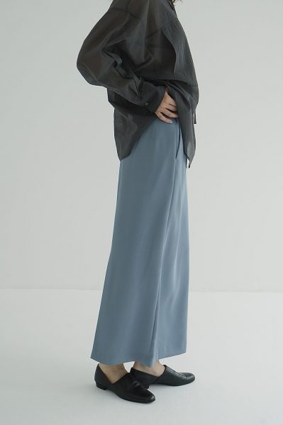 CLANEHIGE WAIST STRAIGHT SATIN SKIRT￥26,400