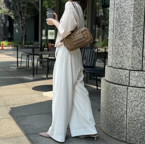 【50代パンツ】買えるのはエクラプレミアムだけ！究極のきれいめパンツでつくる品格コーデ10選