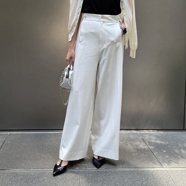 【50代パンツ】買えるのはエクラプレミアムだけ！究極のきれいめパンツでつくる品格コーデ10選