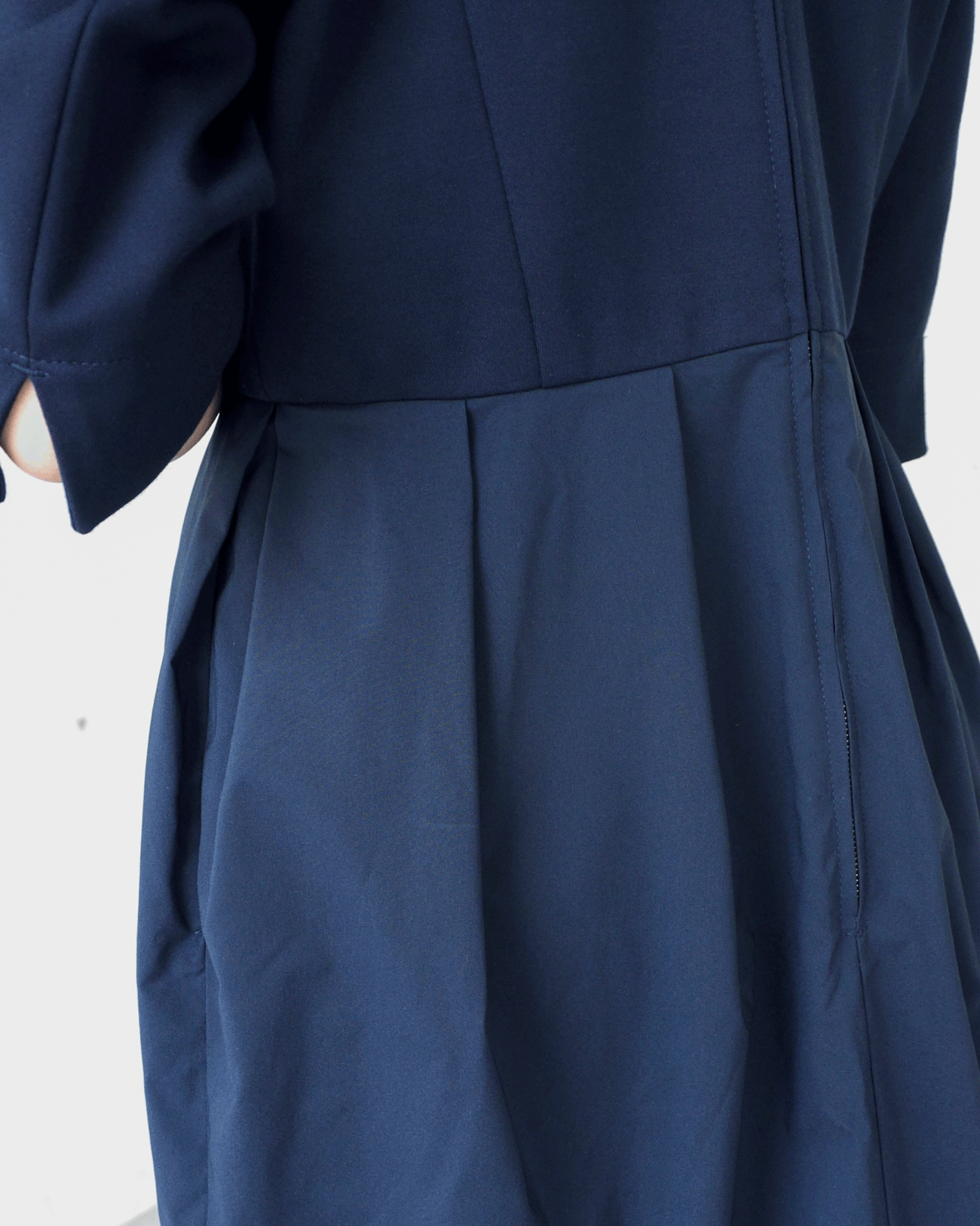 スタッフがリアルに着てみました！高橋夏果さんコラボ「撥水スマートコクーンドレス」【12closet】