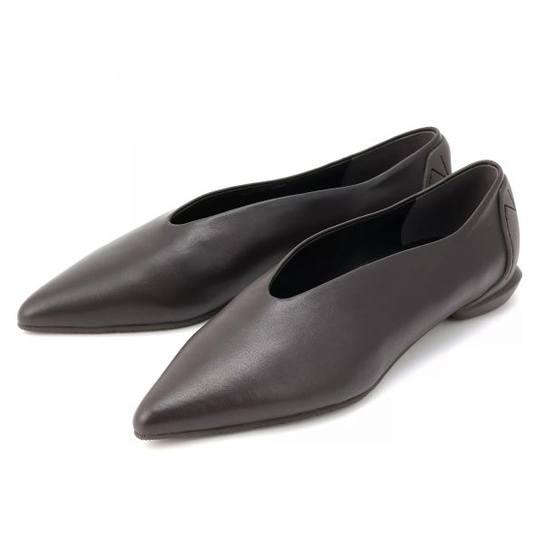 【50代パンツ】買えるのはエクラプレミアムだけ！究極のきれいめパンツでつくる品格コーデ10選