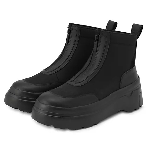 スニーカー・ブーツ・ローファーetc...足元からアップデート！今季の最愛シューズ、総まとめ