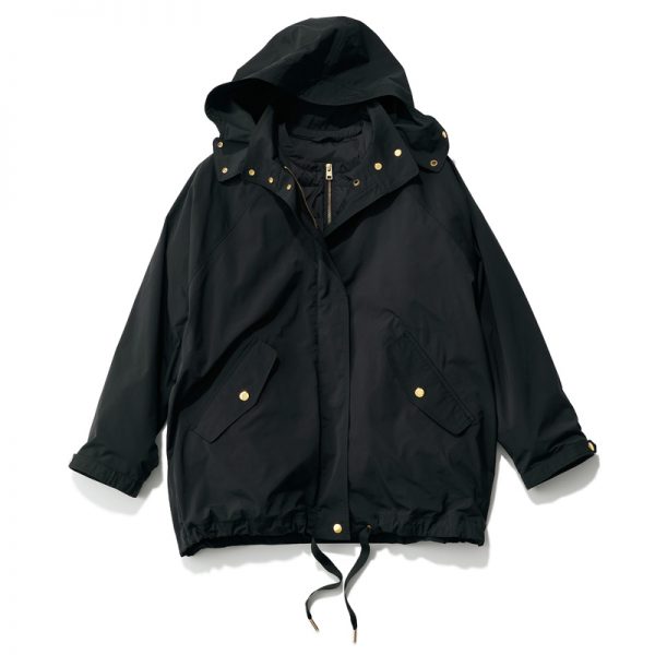 【50代 ファッション】気温10度に最適!大人の冬支度に｜華リュクスなアウター＆バッグ【HERNO・WOOLRICH】 éclat2025年12月号特集