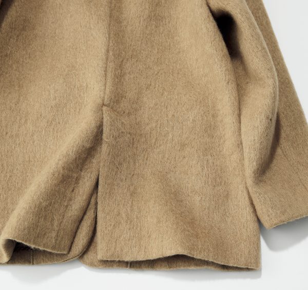 スタイリスト福田亜矢子さん× E by eclat 真冬まで活躍する理想のアウターが完成! éclat2025年12月号特集