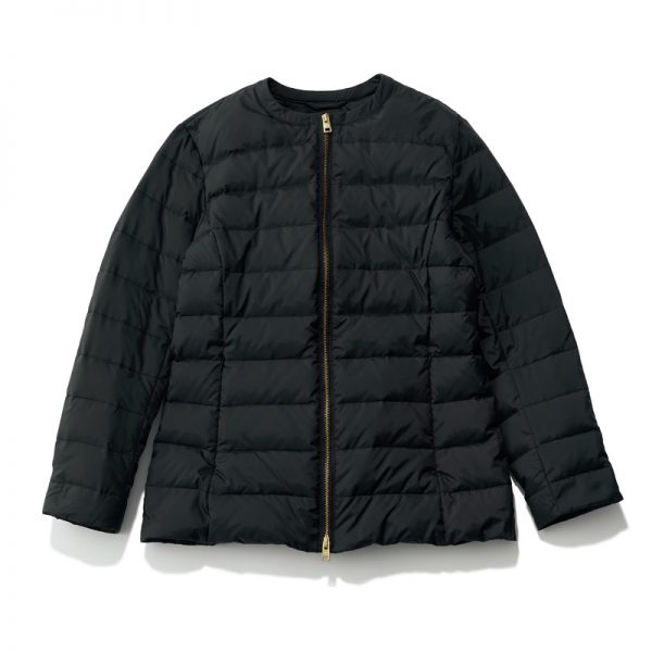 【50代 ファッション】気温10度に最適!大人の冬支度に｜華リュクスなアウター＆バッグ【HERNO・WOOLRICH】 éclat2025年12月号特集