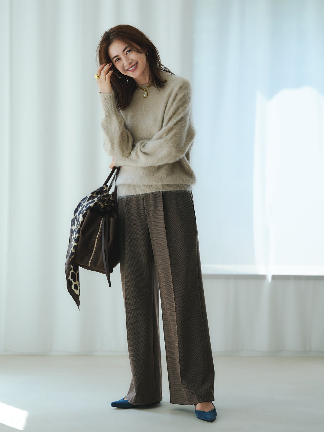 エムセブンデイズの裏起毛セミワイドタックパンツコーデ