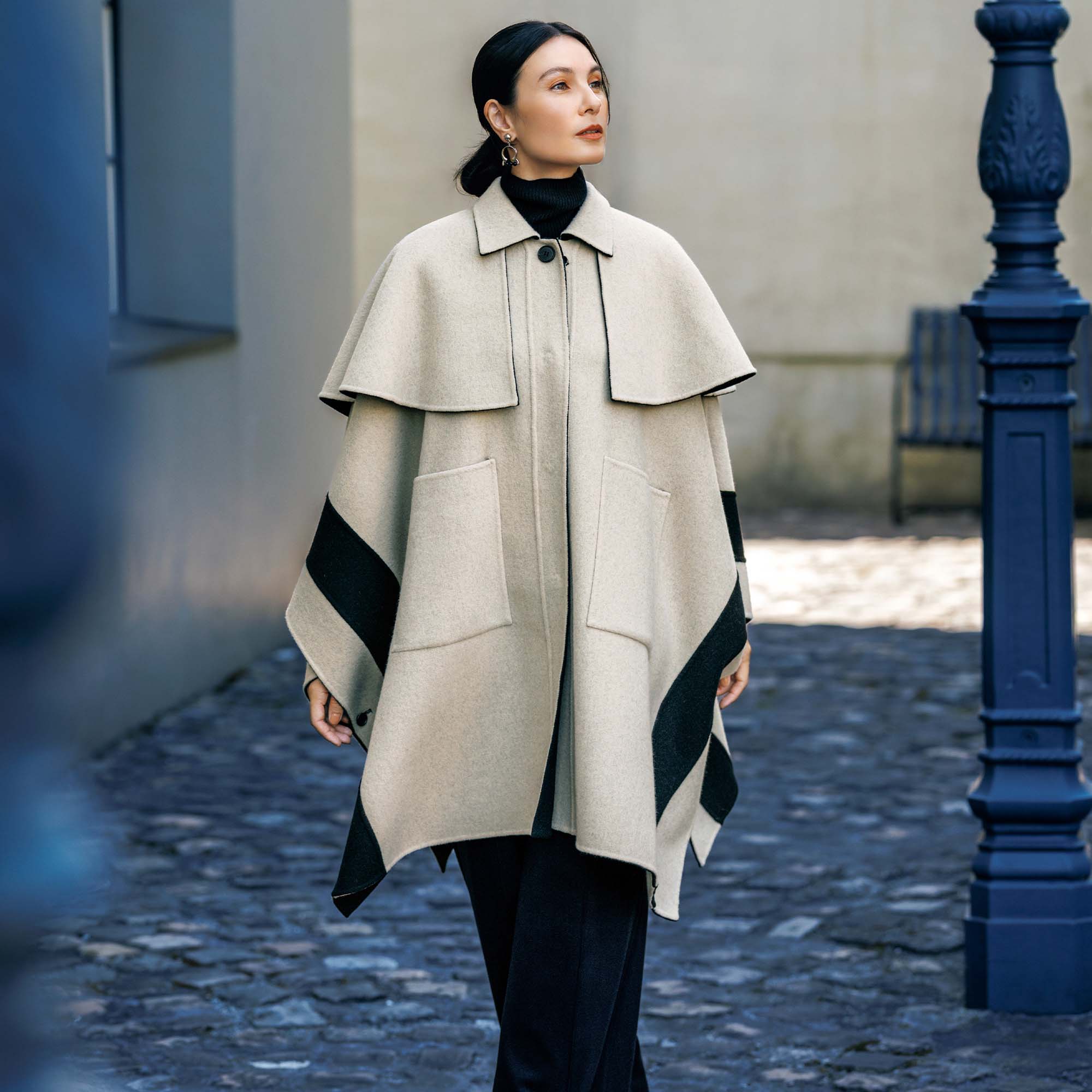 ADORE」20周年を祝うニュアンスカラーの洗練服 éclat2025年12月号特集