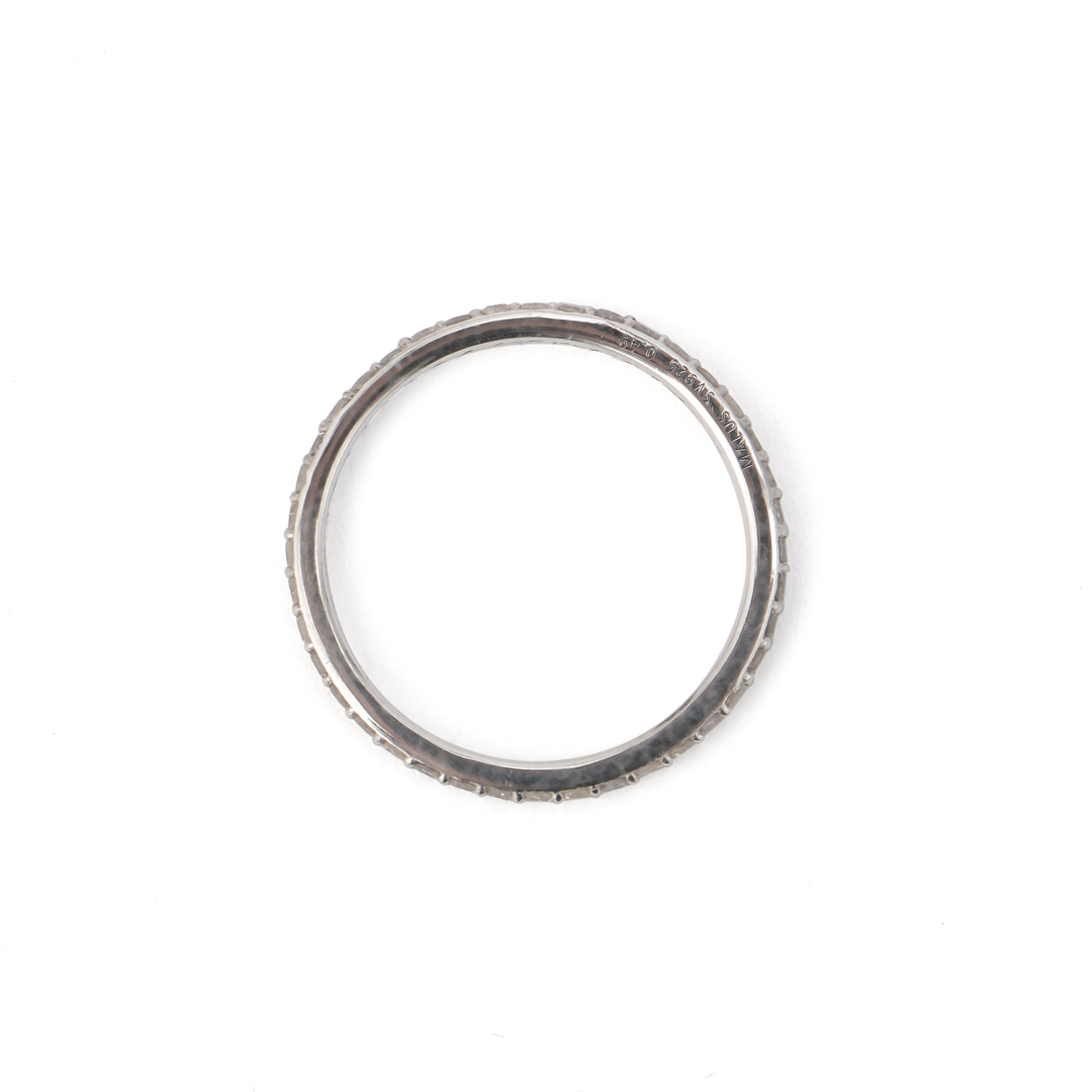 マリュスのProng eternity ring