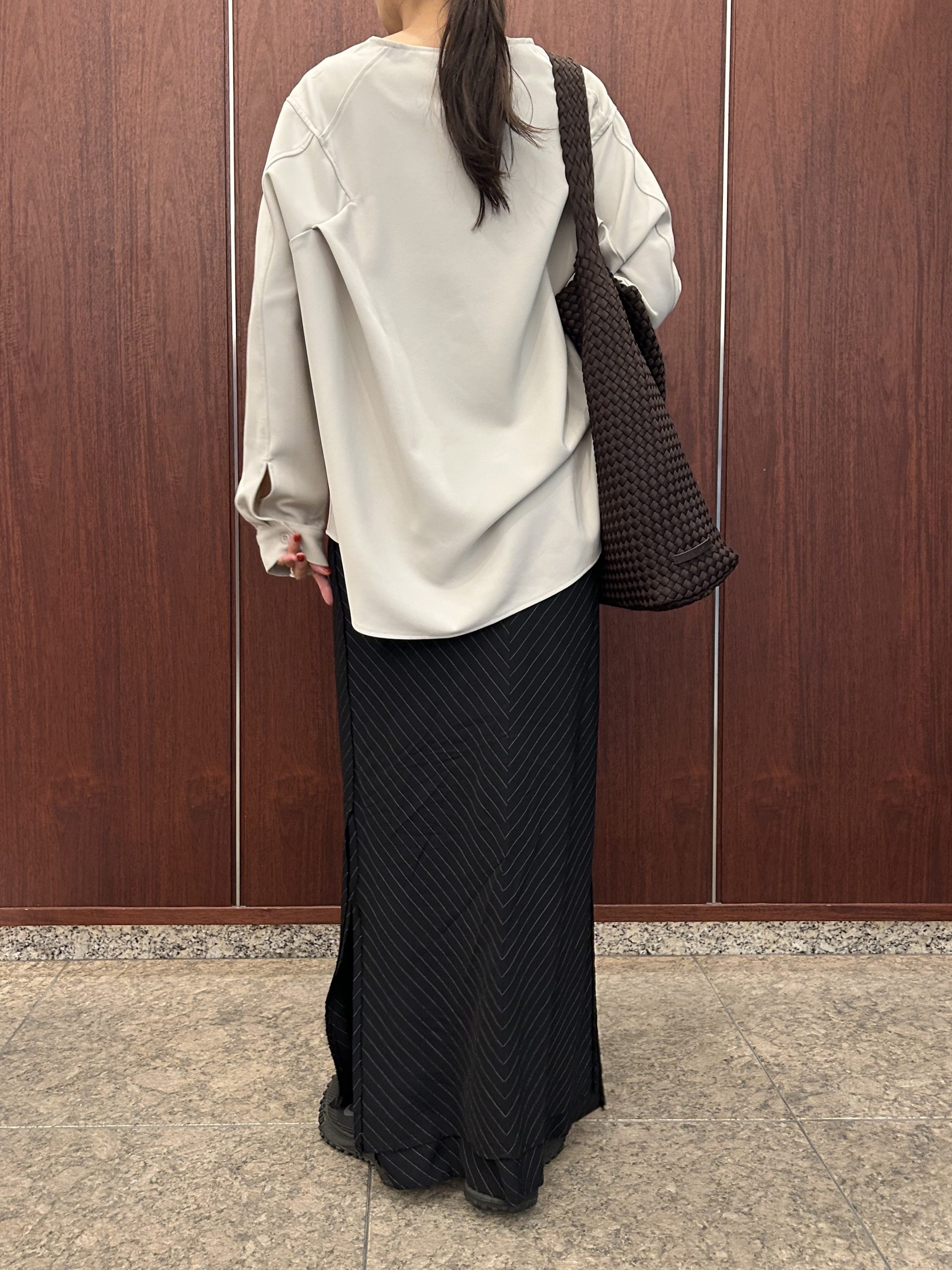 【50代ファッション】ハイパワーストレッチでノンストレスの着心地♪COGTHEBIGSMOKE×eclat 「ストレッチブラウス」