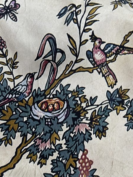 独創的な色柄が芸術作品のようなストール 「ピエール・ルイ・マシア・シルクストール」【50代ファッション】