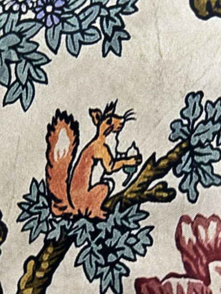 独創的な色柄が芸術作品のようなストール 「ピエール・ルイ・マシア・シルクストール」【50代ファッション】