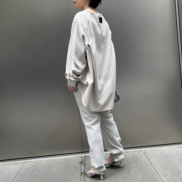 COGTHEBIGSMOKE×eclat
コグ ザ ビッグスモーク×エクラ
ストレッチブラウス
￥28,600（税込）
カラー：（別注）オート、ブラック