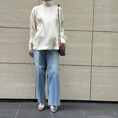 CINOH
サテンハイネックブラウス
￥33,000