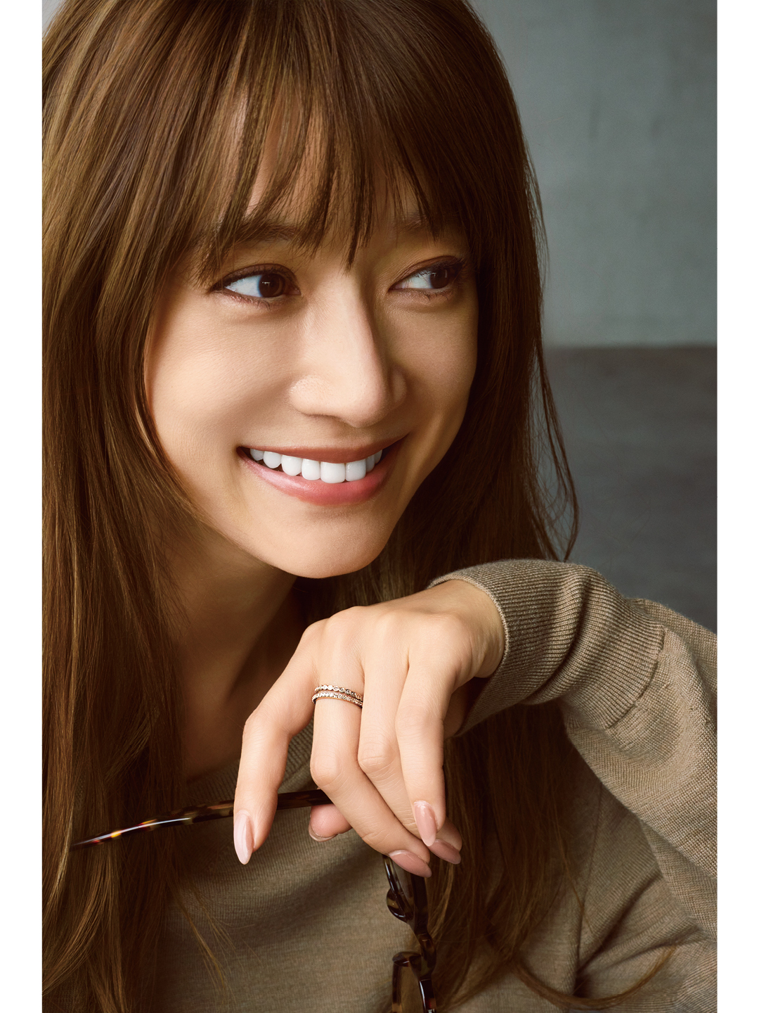 マリュスのProng eternity ringとBezel eternity ringコーデ