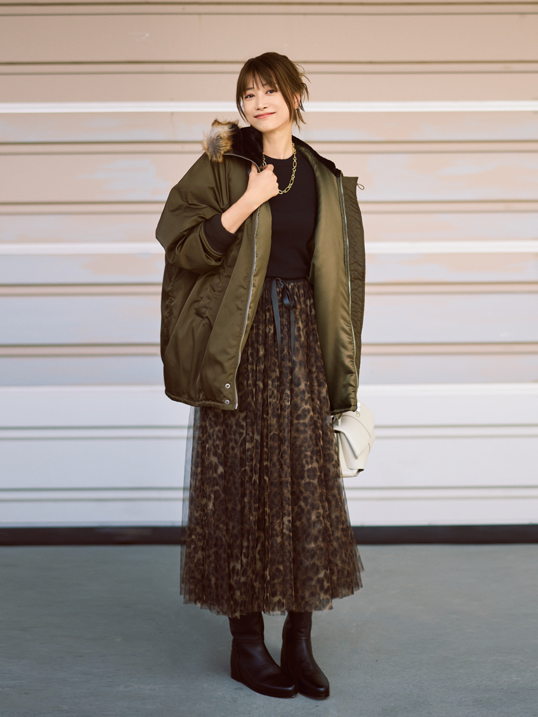 ティッカのロングN2Bジャケットコーデ