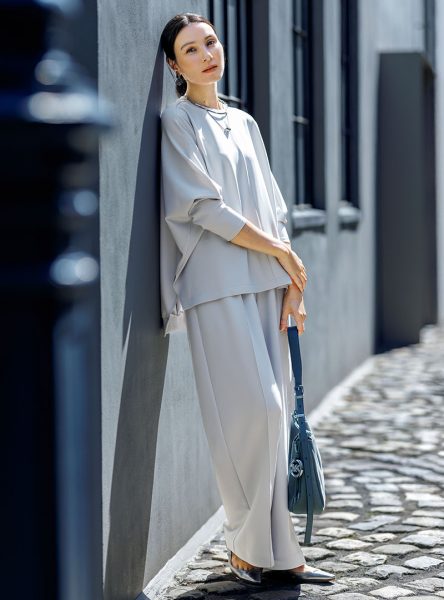 「ADORE」20周年を祝うニュアンスカラーの洗練服 éclat2025年12月号特集