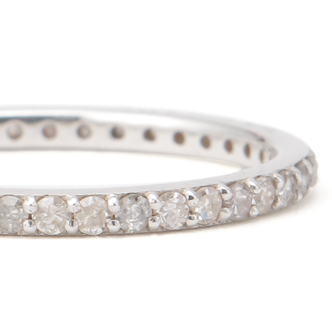 マリュスのProng eternity ring